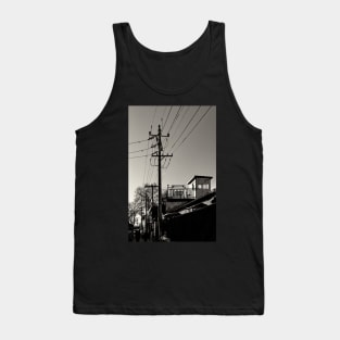 In Beijing's alleyway-under the wire Tank Top